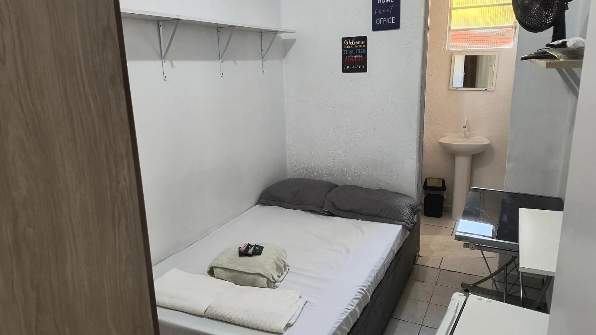 Quarto Casal Proximo A Expo E Metro Sao Judas contacts